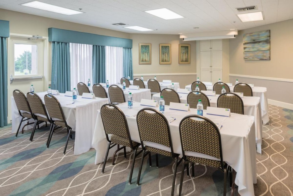 Holiday Inn Express Hotel & Suites Arcata/Eureka-Airport Area Image 12