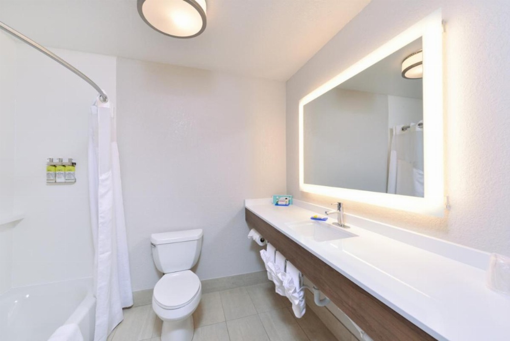 Holiday Inn Express Hotel & Suites Arcata/Eureka-Airport Area Image 21
